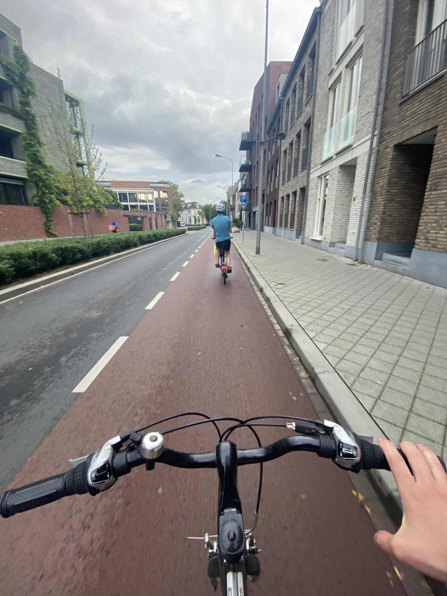 Biking into 
Maastricht